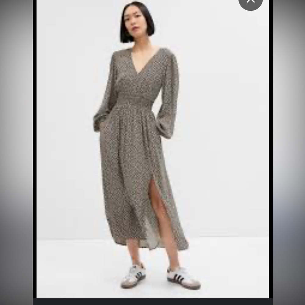 GAP Smocked Waist V-Neck maxi dress size M